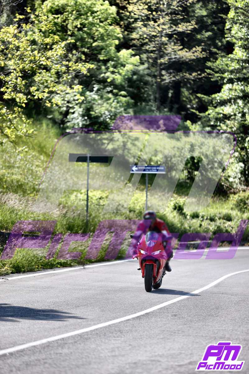 Foto Passo della Cisa versante Toscana 11 mag 2025 09:43