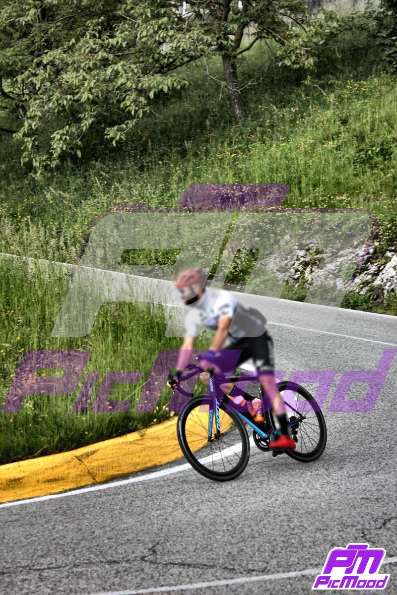 Foto Passo del Ghisallo 24 mag 2025 09:21
