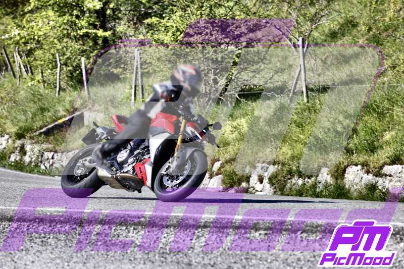 Foto Passo della Futa Raticosa vers Toscana 2 mag 2025 09:31