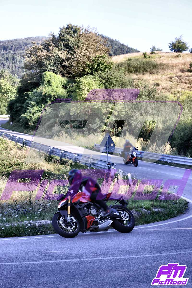 Foto Passo della Cisa versante Toscana 24 ago 2024 09:16