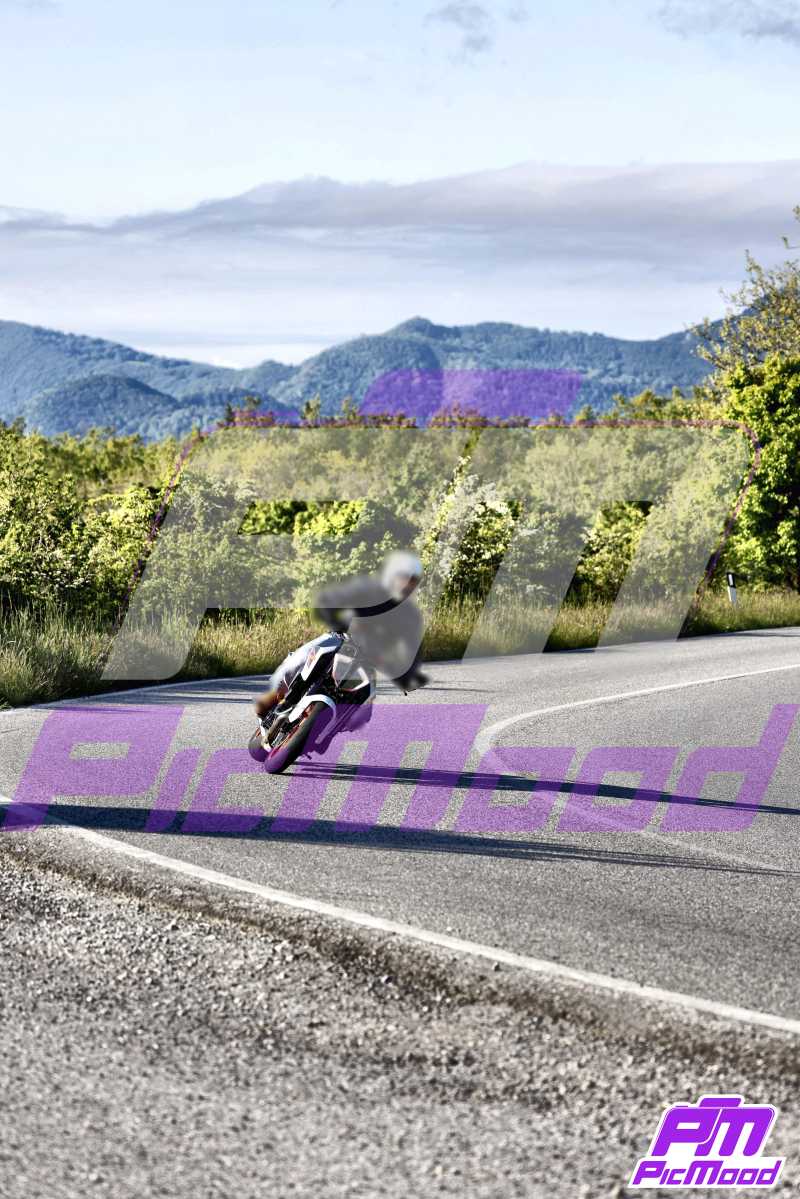 Foto Passo della Futa Raticosa vers Toscana 18 mag 2025 08:10