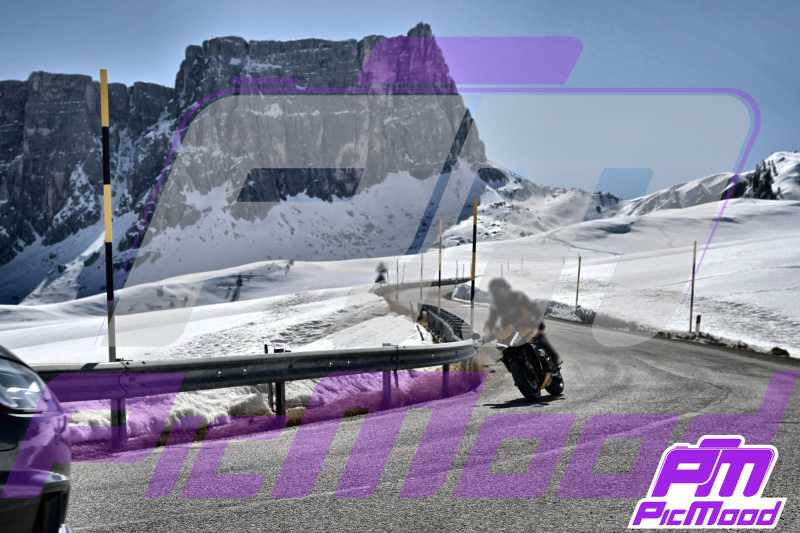 Foto Passo Giau 12 apr 2025 10:46