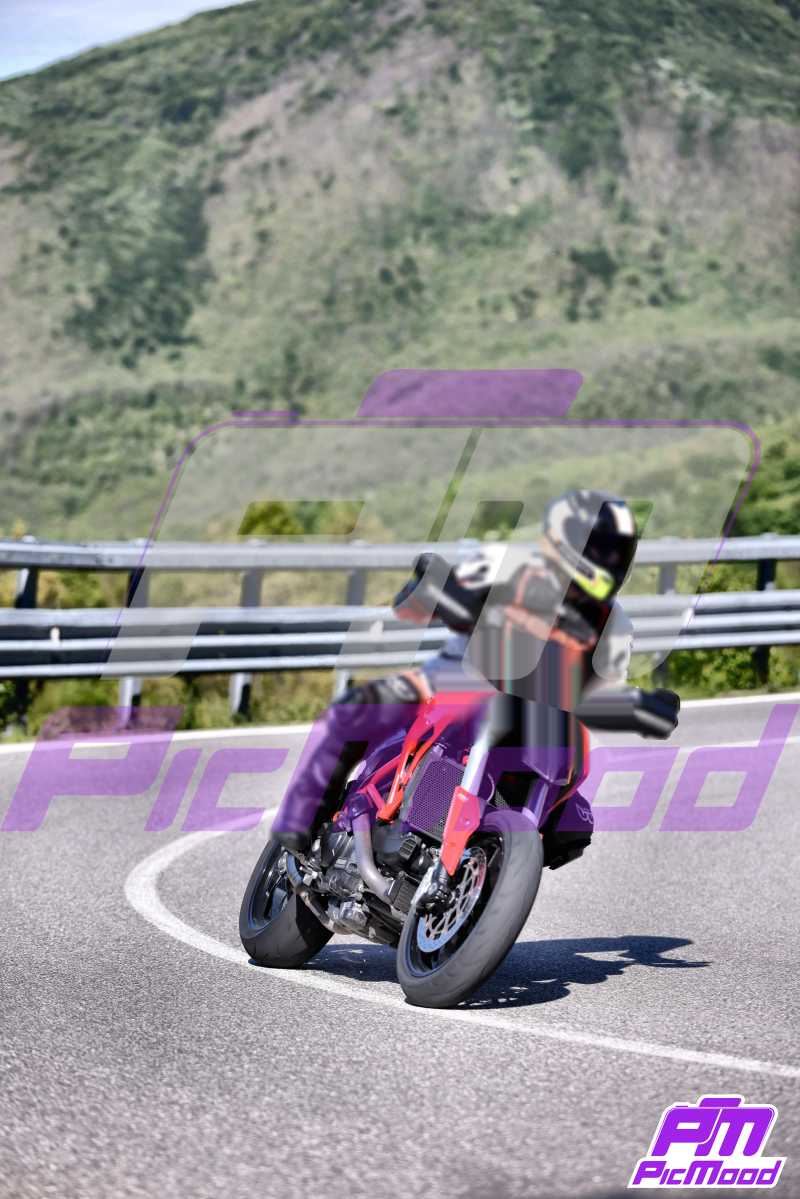 Foto Passo della Cisa versante Toscana 24 mag 2025 09:53